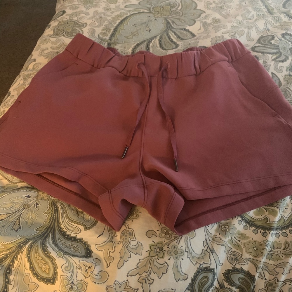 Lululemon On the Fly size 10